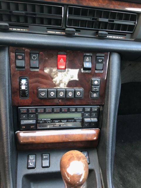 1988 Black Mercedes-Benz 500-Series Coupe