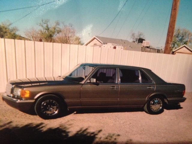 1988 Bronze Mercedes-Benz 500-Series sedan