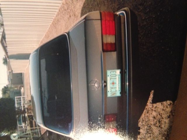 1988 Bronze Mercedes-Benz 500-Series sedan