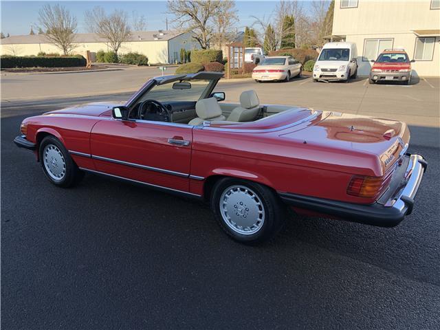 1988 Red Mercedes-Benz 500-Series Convertible