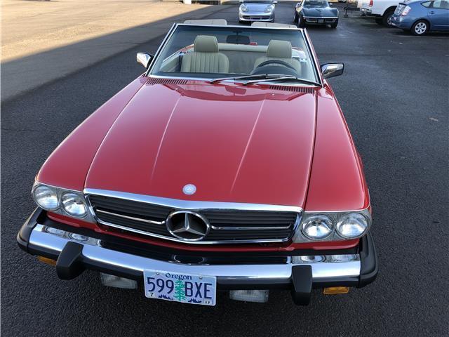 1988 Red Mercedes-Benz 500-Series Convertible