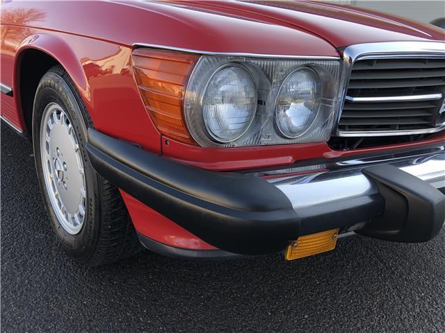 1988 Red Mercedes-Benz 500-Series Convertible