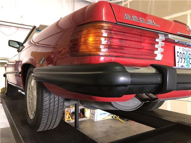1988 Red Mercedes-Benz 500-Series Convertible