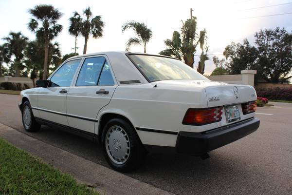 1988 White Mercedes-Benz 190-Series Sedan