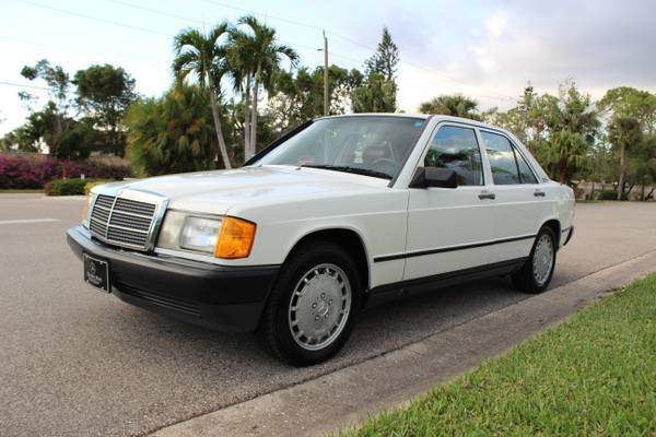 1988 White Mercedes-Benz 190-Series Sedan