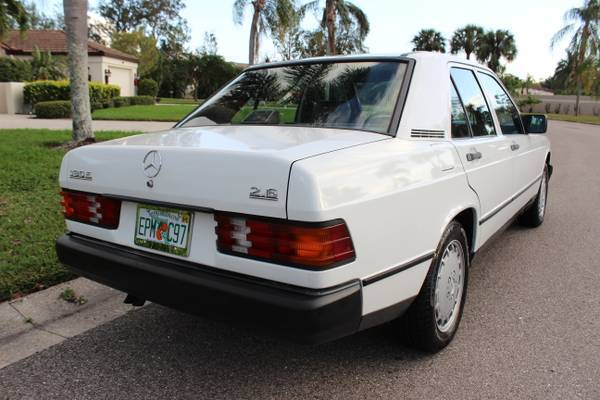 1988 White Mercedes-Benz 190-Series Sedan