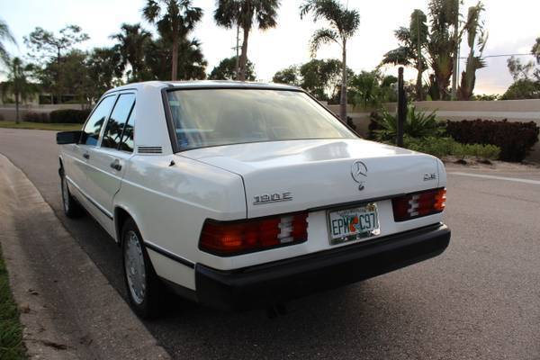 1988 White Mercedes-Benz 190-Series Sedan