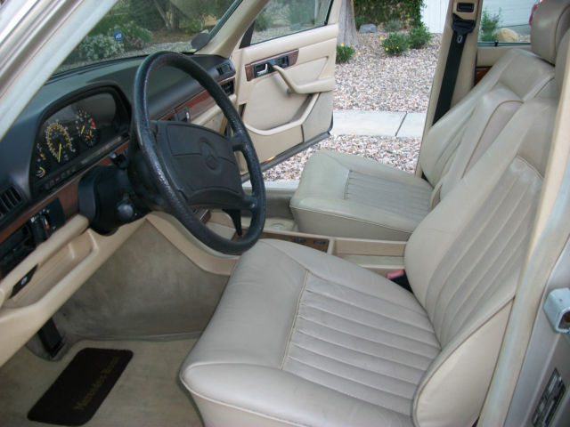 1988 Smoke Silver Mercedes-Benz S-Class Sedan