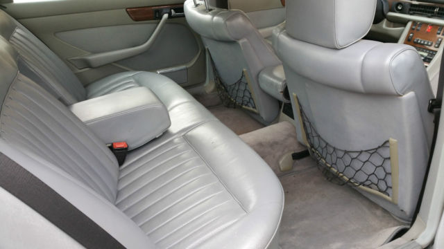 1988 Black Mercedes-Benz S-Class Sedan