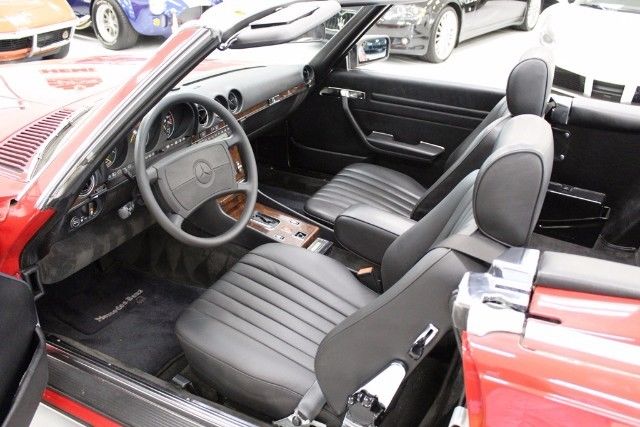 1988 Red Mercedes-Benz 500-Series --