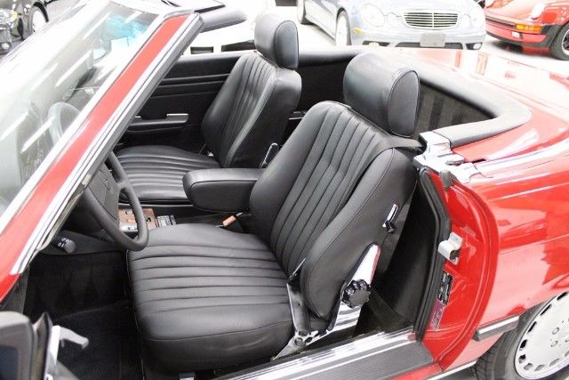 1988 Red Mercedes-Benz 500-Series --