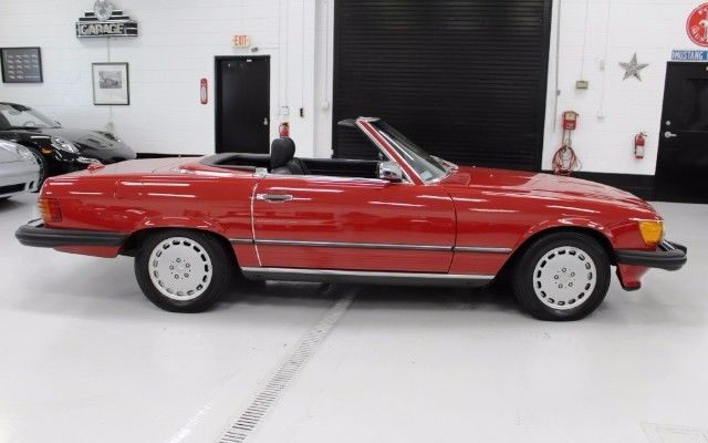 1988 Red Mercedes-Benz 500-Series --
