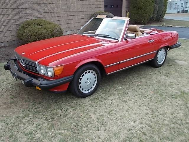 1988 Red Mercedes-Benz 500-Series Convertible