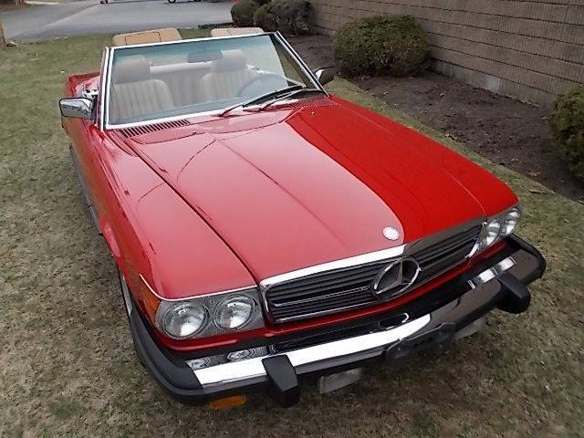 1988 Red Mercedes-Benz 500-Series Convertible