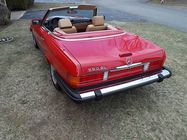 1988 Red Mercedes-Benz 500-Series Convertible