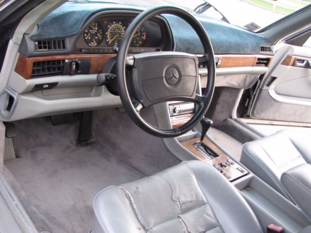 1988 Black Mercedes-Benz 500-Series Coupe