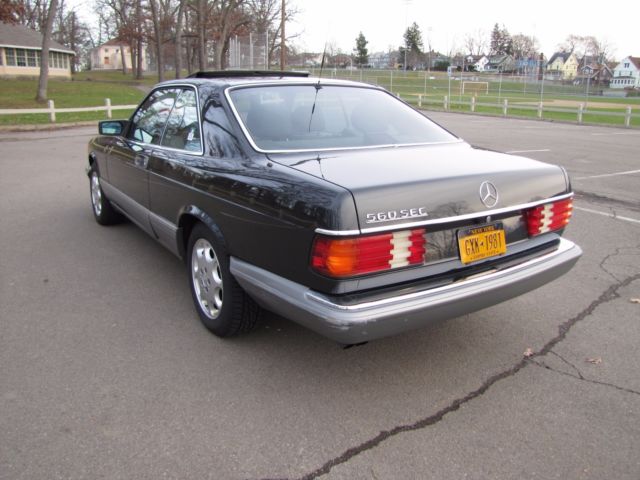 1988 Black Mercedes-Benz 500-Series Coupe