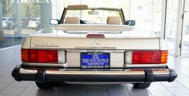 1988 Silver Mercedes-Benz SL-Class Convertible