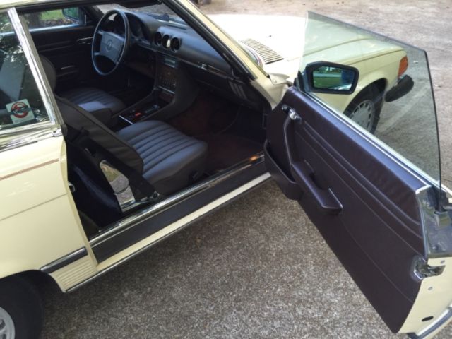 1988 Beige Mercedes-Benz SL-Class Convertible