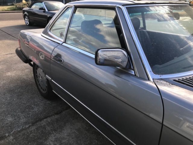 1988 Silver grey Mercedes-Benz SL-Class Convertible