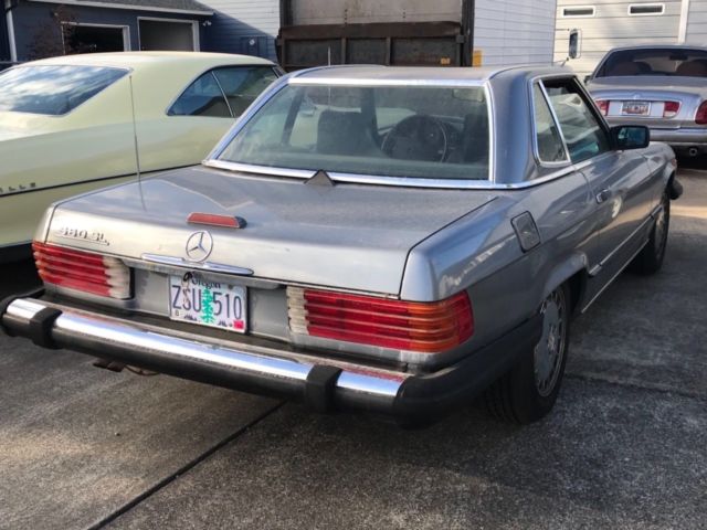 1988 Silver grey Mercedes-Benz SL-Class Convertible
