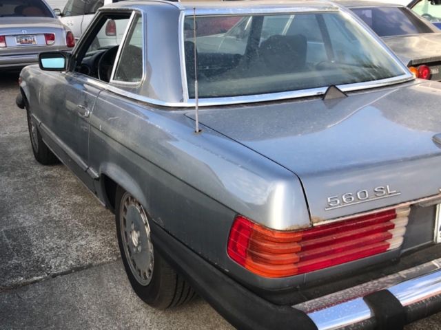 1988 Silver grey Mercedes-Benz SL-Class Convertible