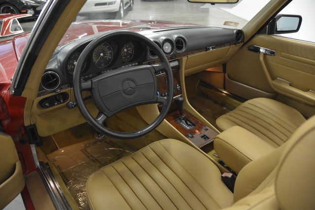 1988 White Mercedes-Benz SL-Class Coupe