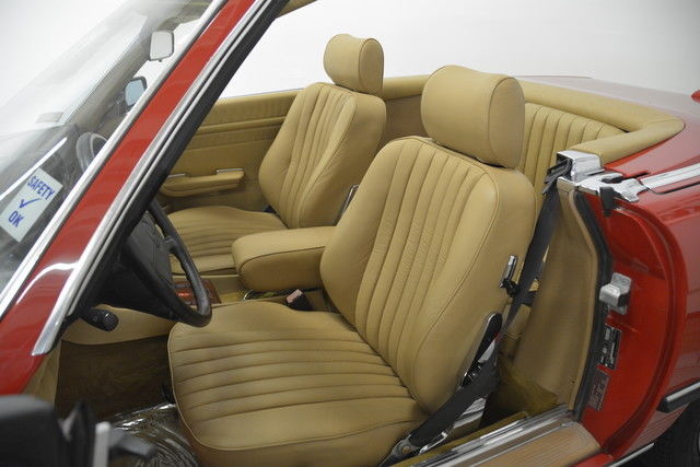 1988 White Mercedes-Benz SL-Class Coupe