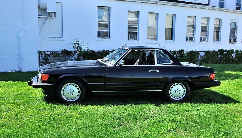 1988 White Mercedes-Benz SL-Class Coupe