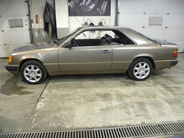 1988 Brown Mercedes-Benz C-Class Coupe