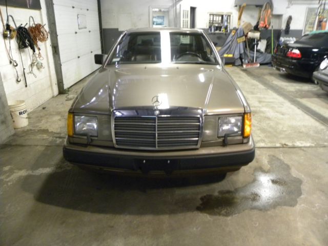 1988 Brown Mercedes-Benz C-Class Coupe
