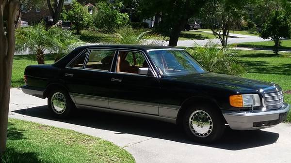 1988 Black Mercedes-Benz SL-Class Sedan