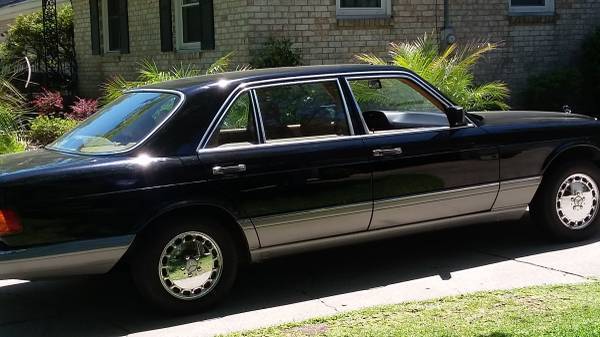 1988 Black Mercedes-Benz SL-Class Sedan