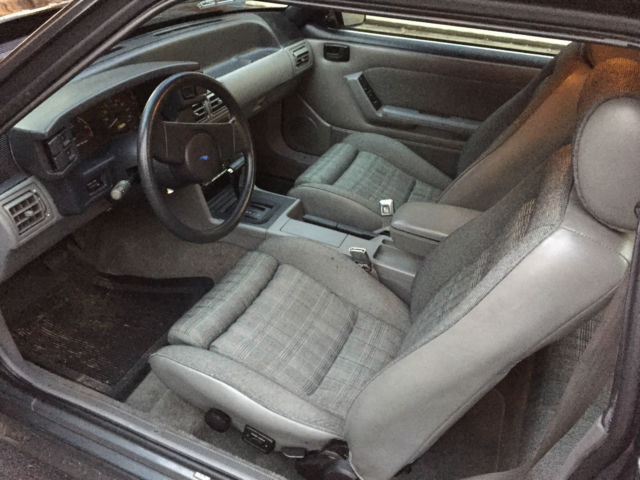 1988 BLACK AND GRAY Ford Mustang Hatchback