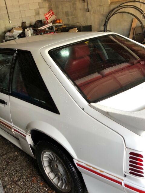 1988 White Ford Mustang Coupe