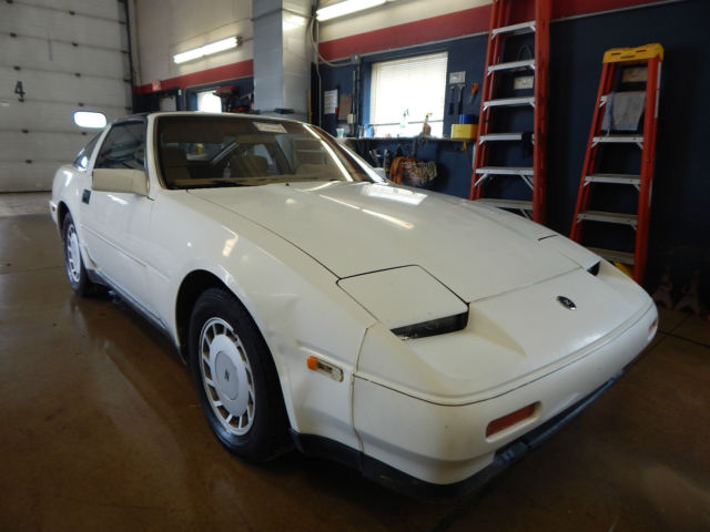 1988 White Nissan 300ZX Coupe