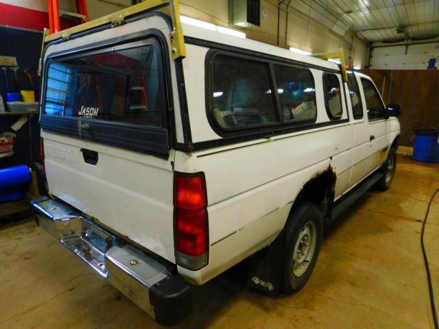 1988 White Nissan Other Pickups Crew Cab Pickup
