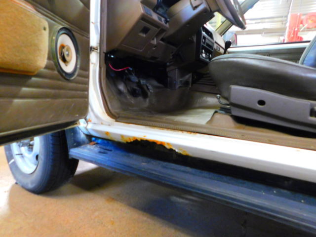 1988 White Nissan Other Pickups Crew Cab Pickup