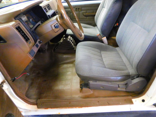 1988 White Nissan Other Pickups Crew Cab Pickup