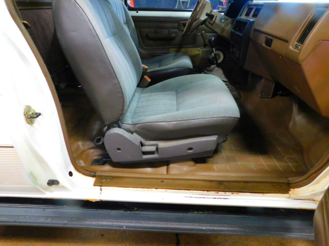 1988 White Nissan Other Pickups Crew Cab Pickup