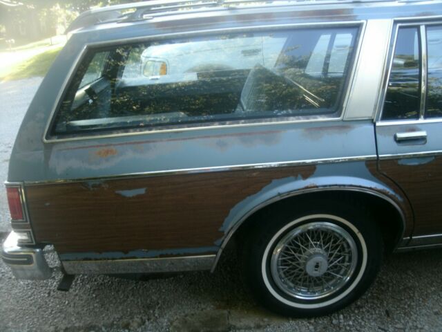 1988 Blue Oldsmobile Custom Cruiser Wagon