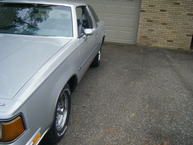 1988 Silver Oldsmobile Cutlass Coupe