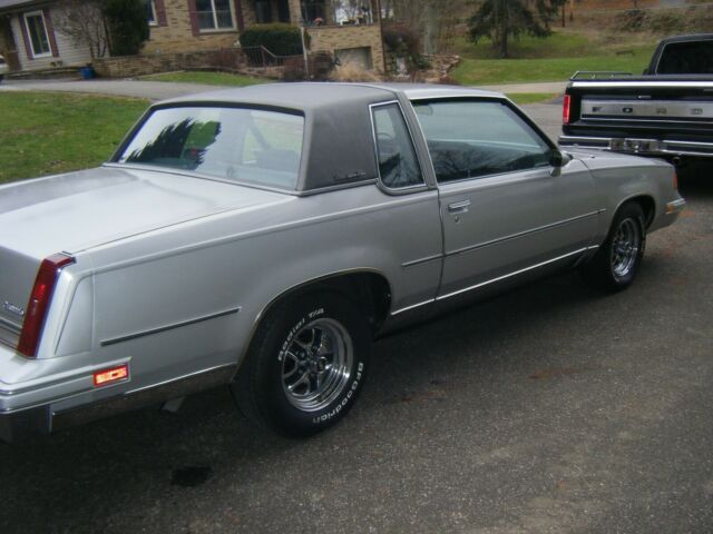 1988 Silver Oldsmobile Cutlass Coupe