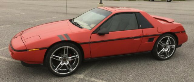 1988 Red Pontiac Fiero Coupe