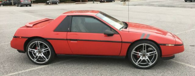 1988 Red Pontiac Fiero Coupe