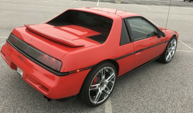 1988 Red Pontiac Fiero Coupe