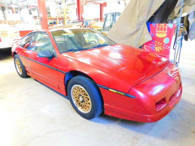 1988 Red Pontiac Fiero Coupe