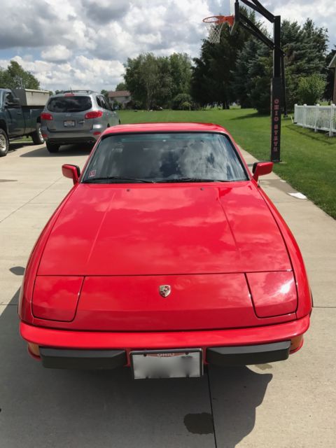 1988 Guards Red Porsche 924 Coupe