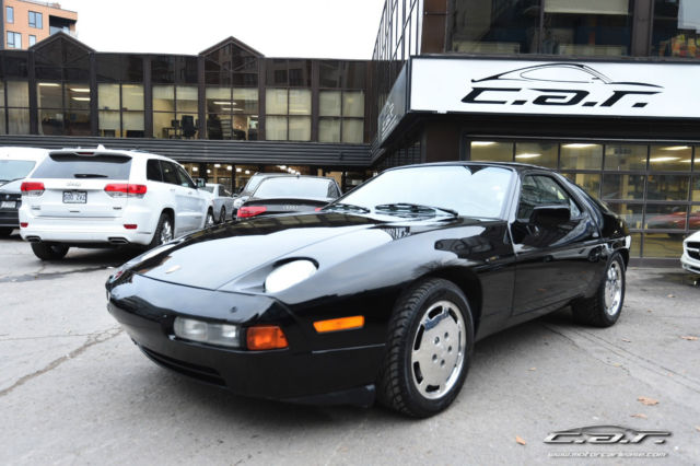 1988 Red Porsche 928 Coupe
