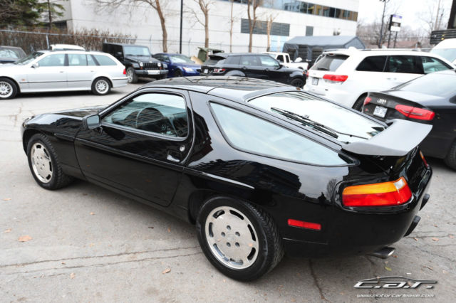1988 Red Porsche 928 Coupe